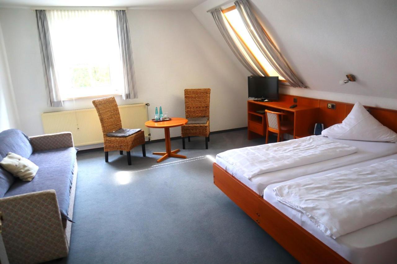 Pension Zur Harburg Hotel Uslar Bagian luar foto