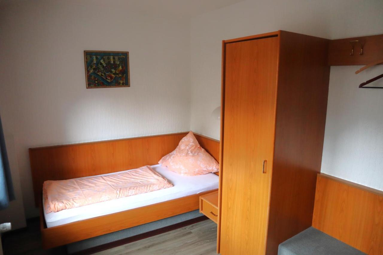 Pension Zur Harburg Hotel Uslar Bagian luar foto