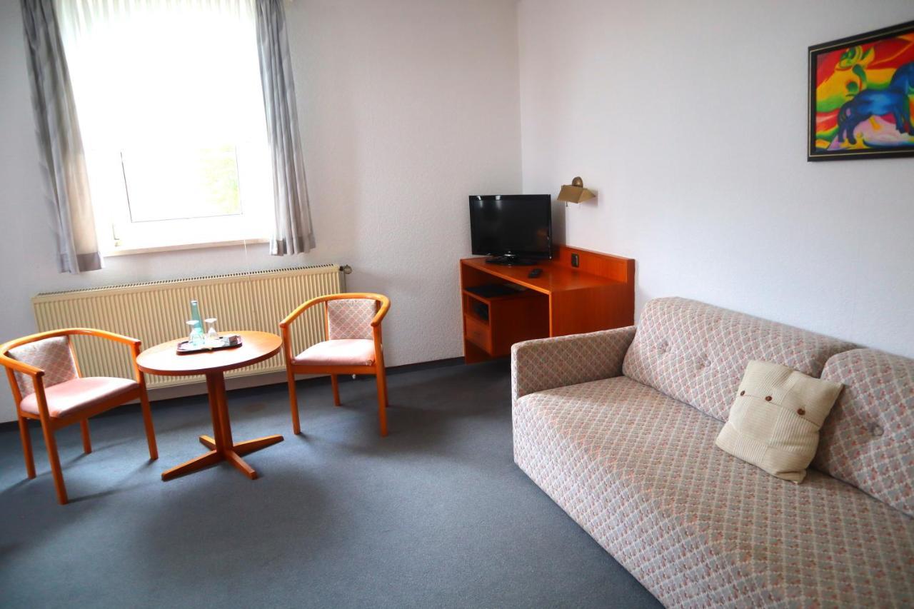 Pension Zur Harburg Hotel Uslar Bagian luar foto