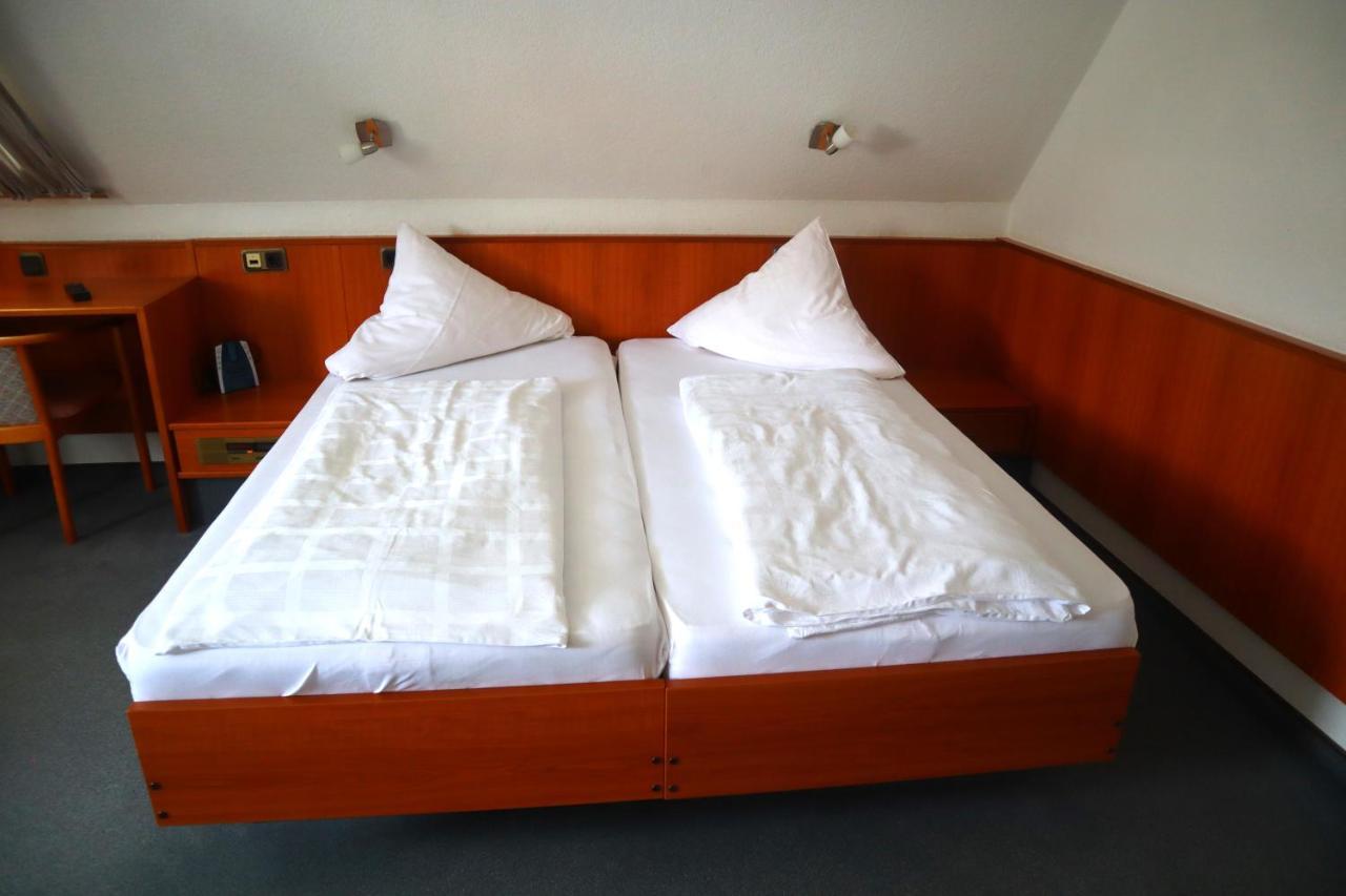 Pension Zur Harburg Hotel Uslar Bagian luar foto