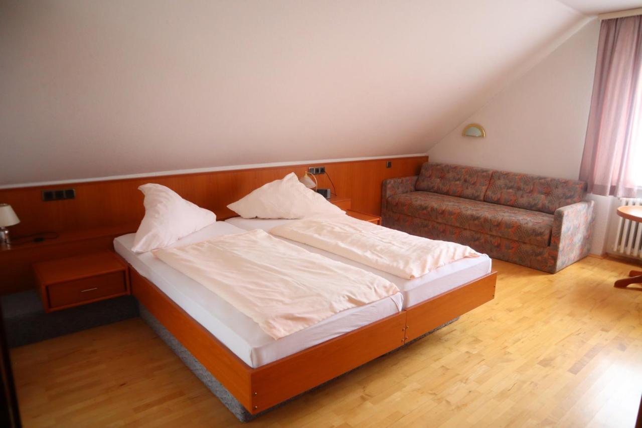 Pension Zur Harburg Hotel Uslar Bagian luar foto