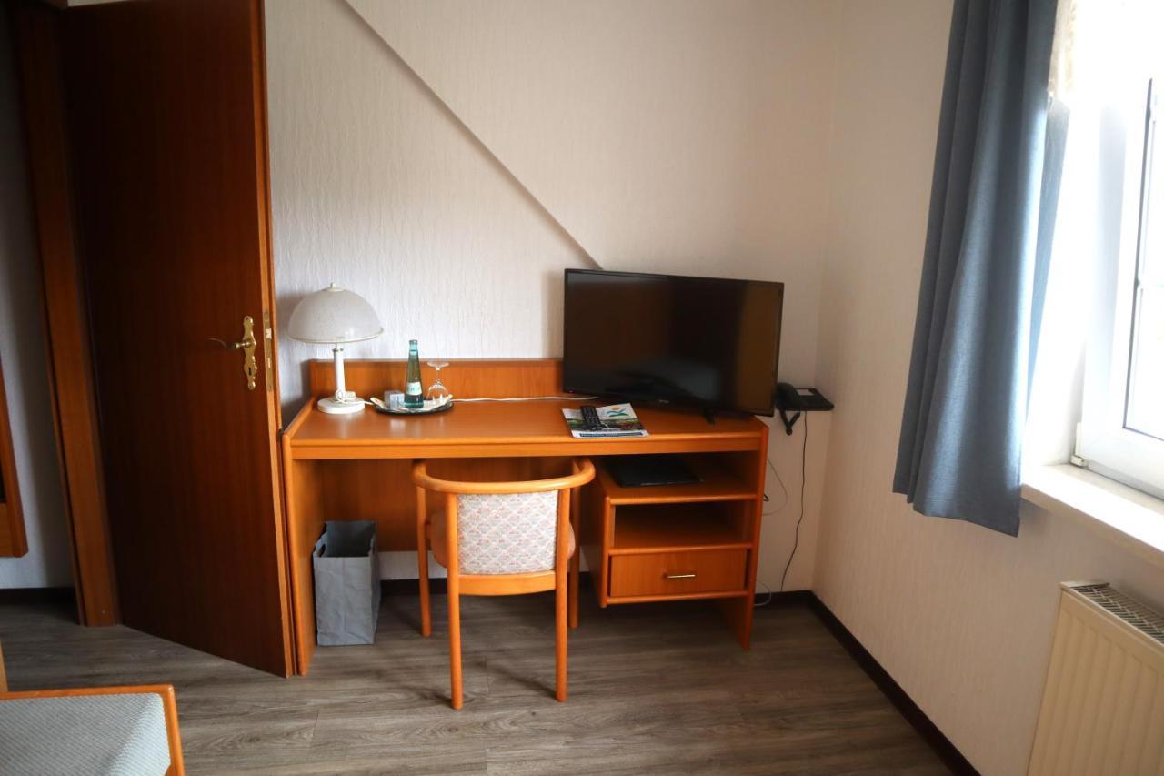 Pension Zur Harburg Hotel Uslar Bagian luar foto