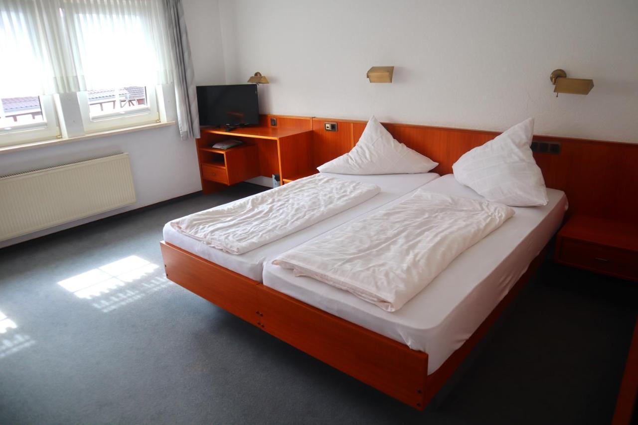 Pension Zur Harburg Hotel Uslar Bagian luar foto