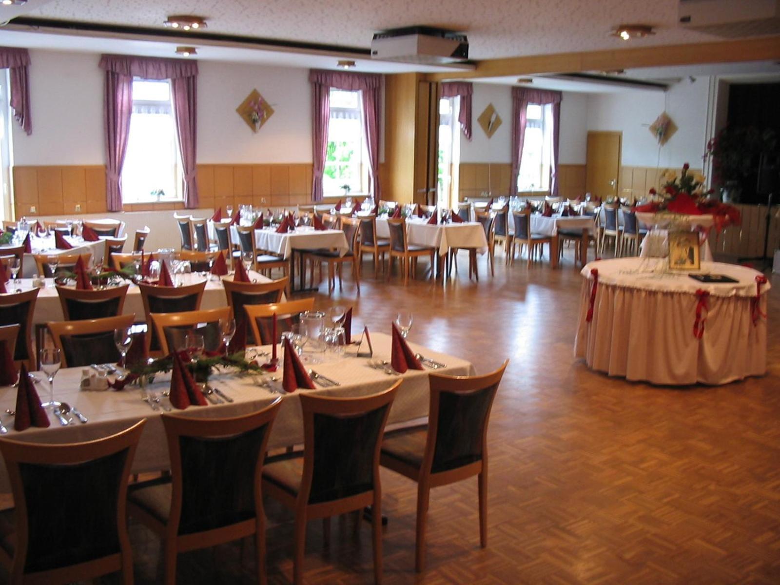 Pension Zur Harburg Hotel Uslar Bagian luar foto