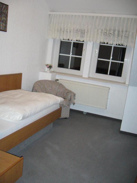 Pension Zur Harburg Hotel Uslar Ruang foto