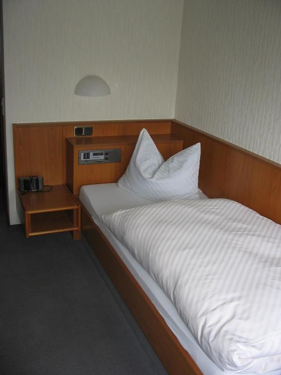Pension Zur Harburg Hotel Uslar Ruang foto